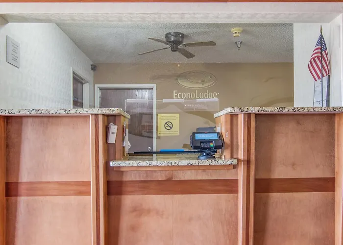 Pet friendly Econo Lodge Shelbyville