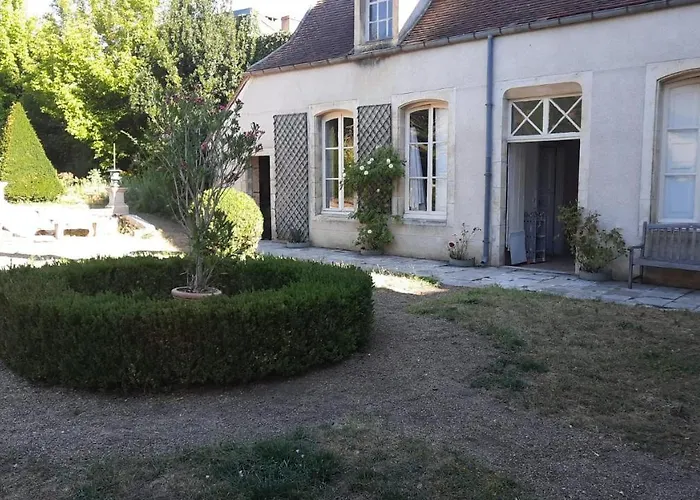 Bed and Breakfast Maison Zola à Saint-Amand-Mont-Rond