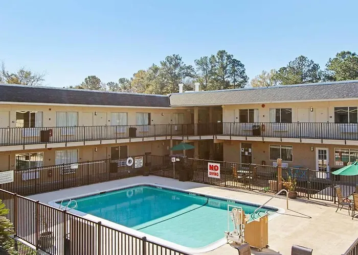 Fairbridge Inn & Suites Richmond Hill