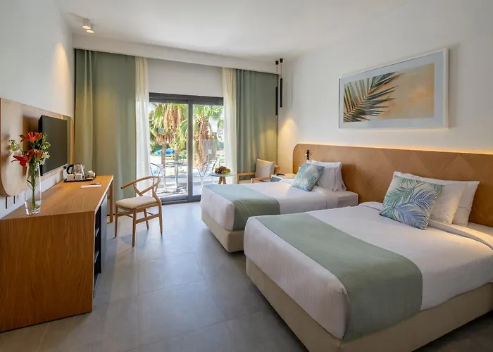 Amphoras Beach Charm el-Cheikh