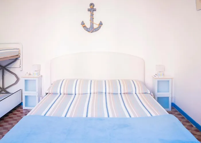 077 - Casa Fede in Centro, 500METRI da Mare e Spiaggia Sestri Levante
