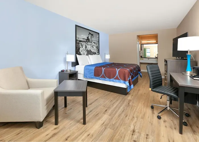Super 8 By Wyndham Victoria - South - Hwy 59 Hotel