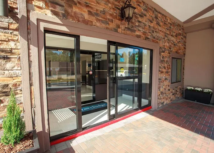 Travelodge By Wyndham Macon West