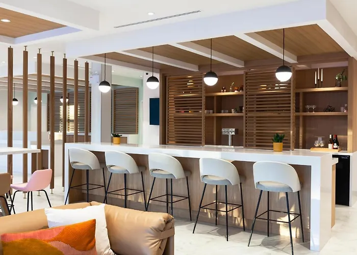 Strata Hotel Kingston