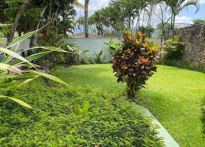 Casa em Condomínio com Piscina - Residencial Maresias 50 m da Praia