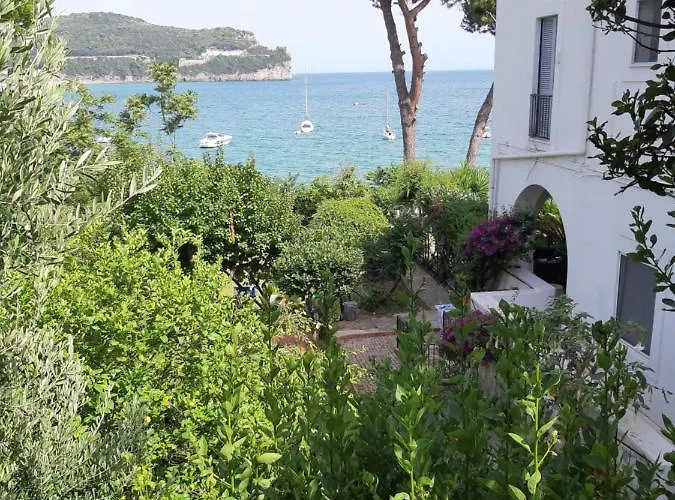 Un Letto A Gaeta - Villa A Fontania