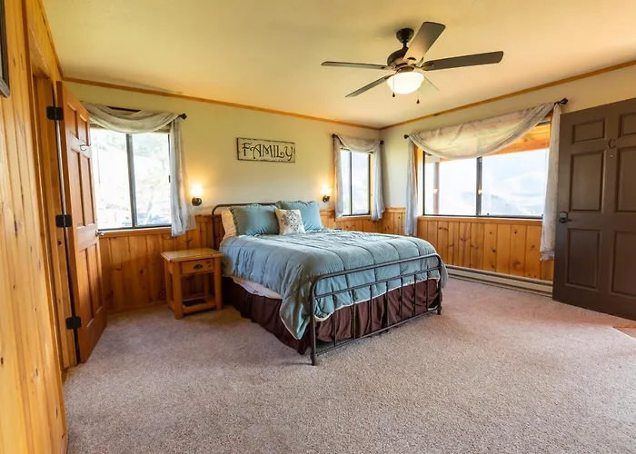 Twin Peaks Guest Ranch Villa Salmon
