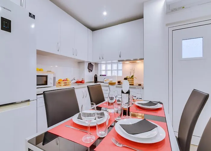 Faro: Casa Trevo com terraço BBQ Vila