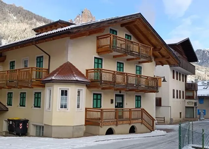 Villa San Carlo Pozza di Fassa