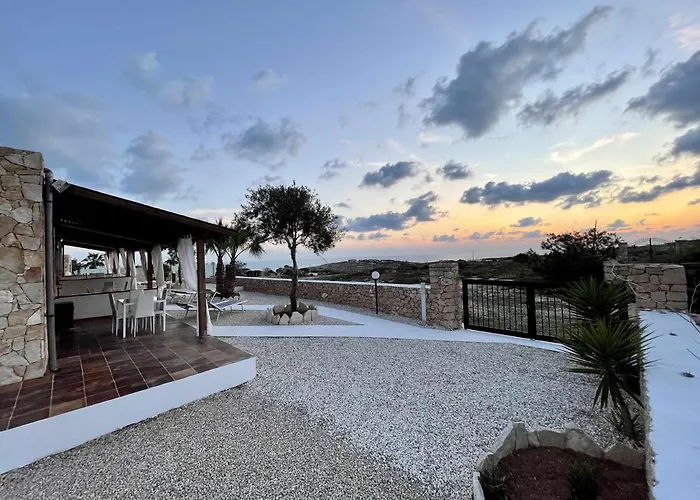 Villa Dammusi cala croce Lampedusa