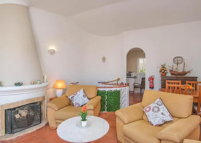 Casa Caravela, Luz