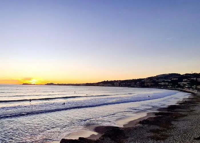 Superbe appartement Vue Mer et Piscine Bandol