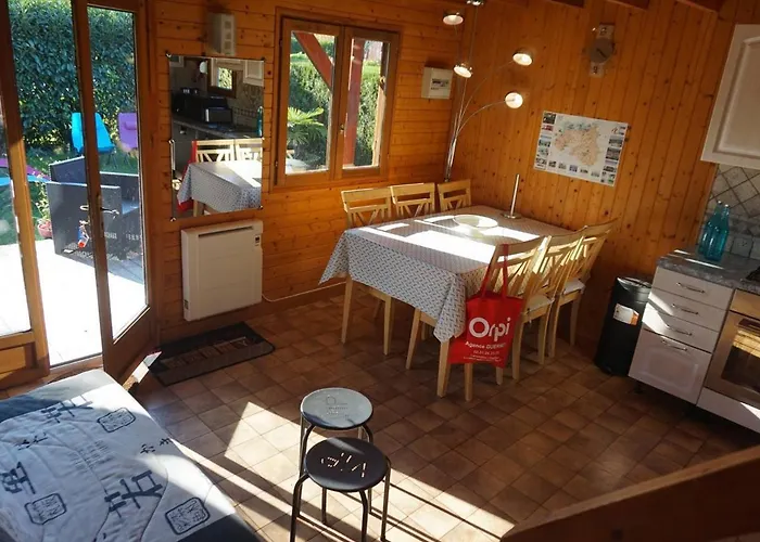 Chalet Avec Piscine Chauffee, Tennis Et Jardin Clos, A 1700M De La Plage De Cabourg - Fr-1-465-22