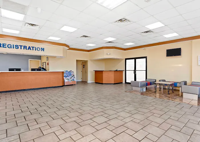 Boutique Baymont By Wyndham Orlando North Millenia Hotel