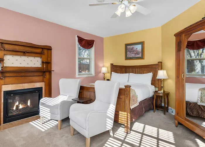 Hennessey House Bed And Breakfast