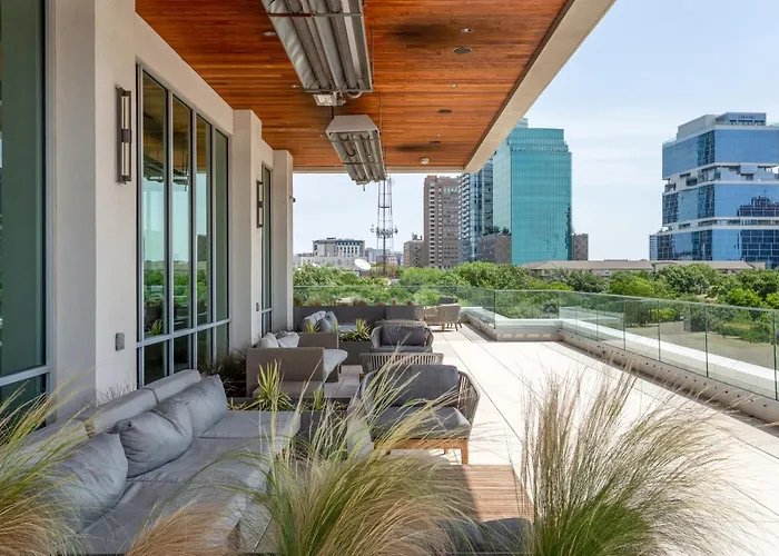 Mint House Dallas - Victory Park