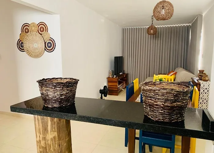 Apto em condomínio na praia, com terraço, em Ilhéus-BA