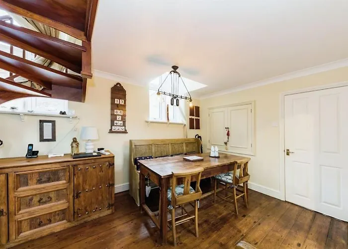 Chapel Cottage Canterbury