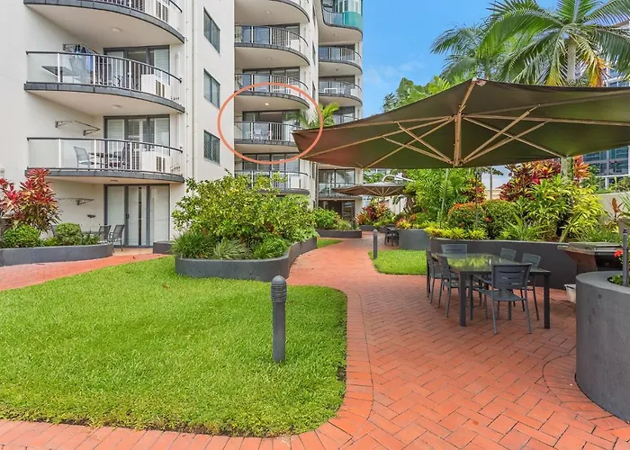 Cairns Esplanade Apartment