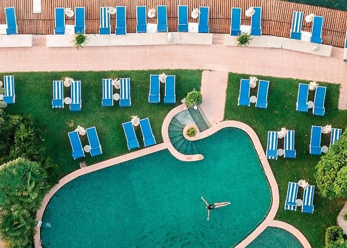 Hotel Monte Baldo e Villa Acquarone Gardone Riviera - un hotel a 4 stelle 