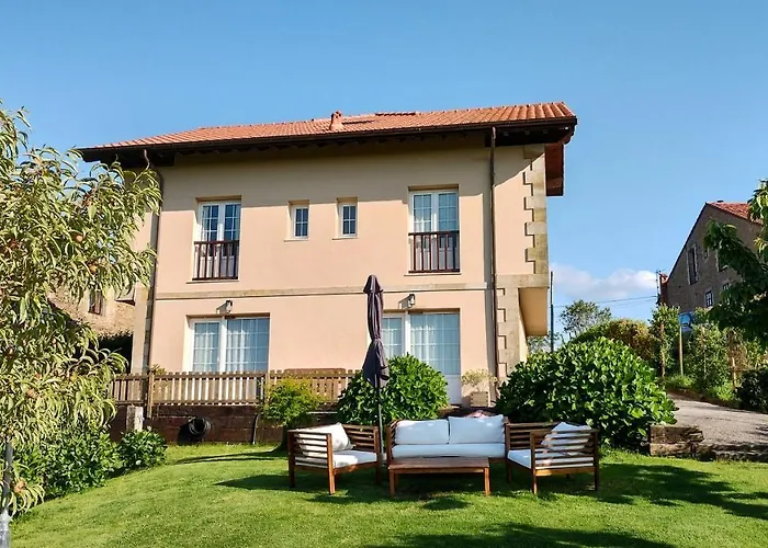 Apartamentos Corona Comillas