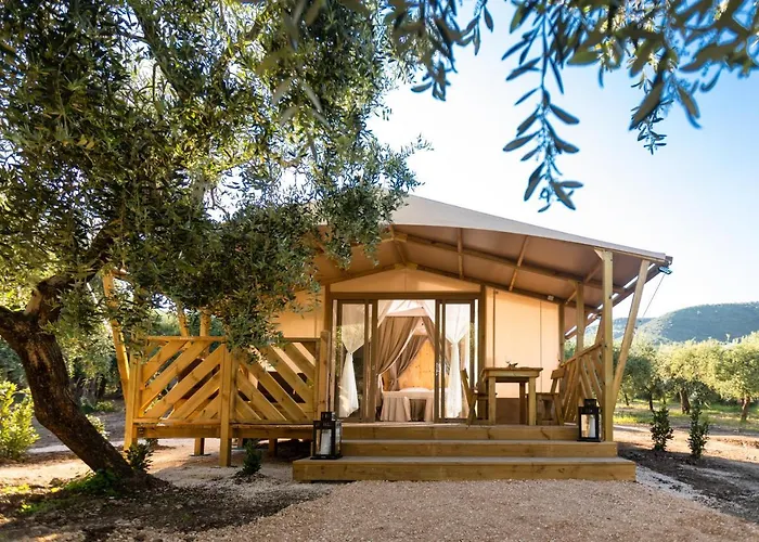 Mattinata Hotels With Jacuzzi