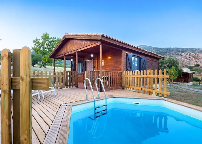 Aldea Los Odres - Cabañas de Madera de 1ª recién Reformadas con Piscina y BBQ Privada Moratalla  con Piscina
