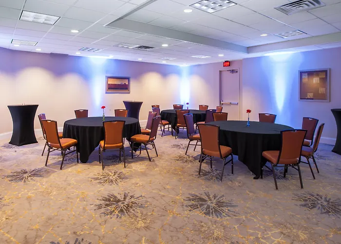Crowne Plaza Suites Msp Airport - Mall Of America By Ihg Bloomington - 4 star Hotel