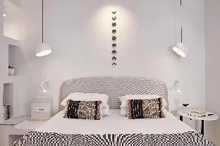 Cosmopolitan Suites - Small Luxury Hotels Of The World Firá