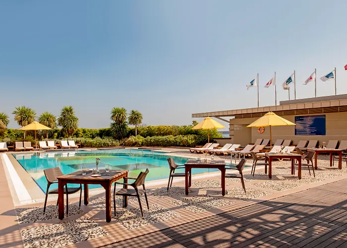 Novotel Istanbul Zeytinburnu met golfbaan