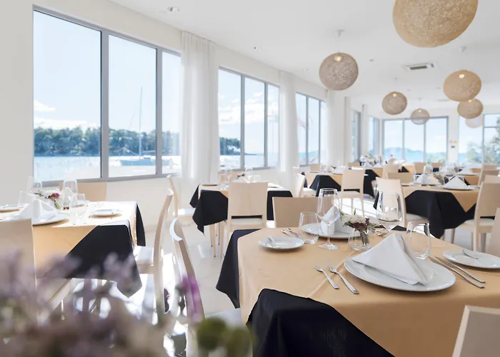 Crvena Luka Resort Biograd Na Moru