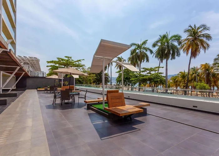 Ramada By Wyndham Acapulco Hotel & Suites