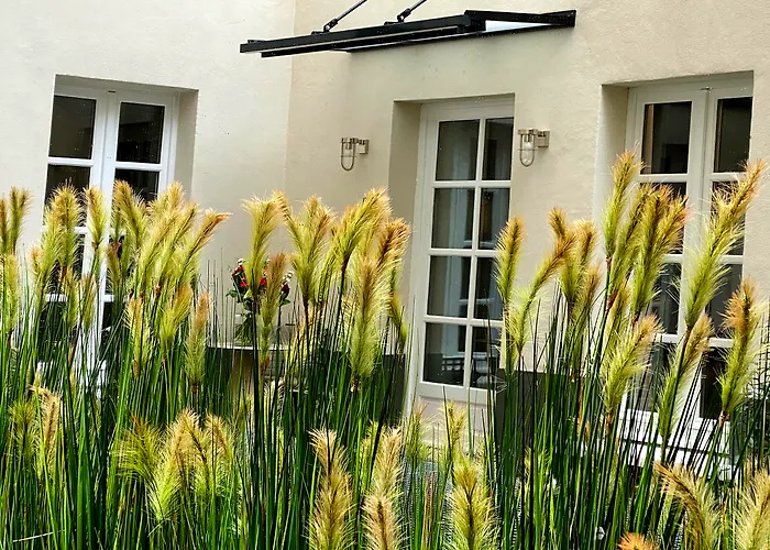 Hotel La Lanterne & Spa By Timhotel París