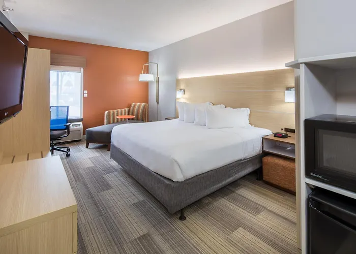 Holiday Inn Express Cedar Rapids - Collins Road By Ihg