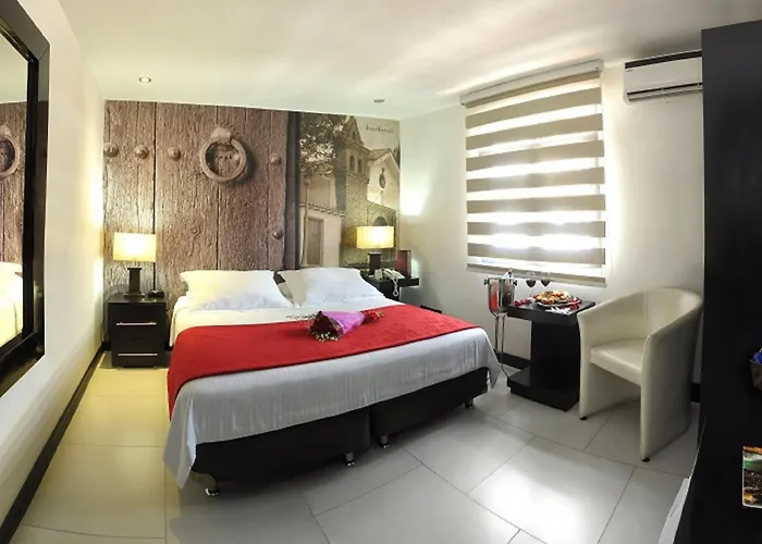Aw Hotel Puerta de San Antonio