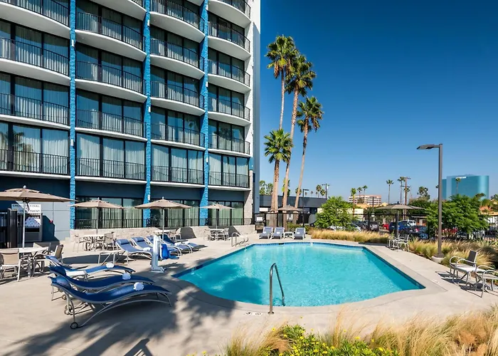 Holiday Inn Express & Suites Santa Ana - Orange County By Ihg