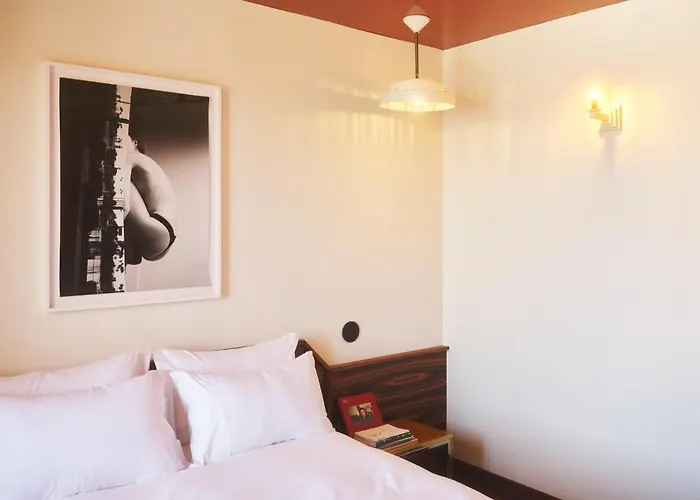 Hôtel Présent - Entrée autonome, réception en ligne - Encore Mieux Arles