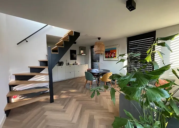 Lovely Private Cottage Near Amsterdam Broek in Waterland