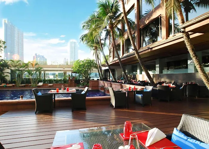 Ramada Plaza By Wyndham Bangkok Menam Riverside 5 sterren