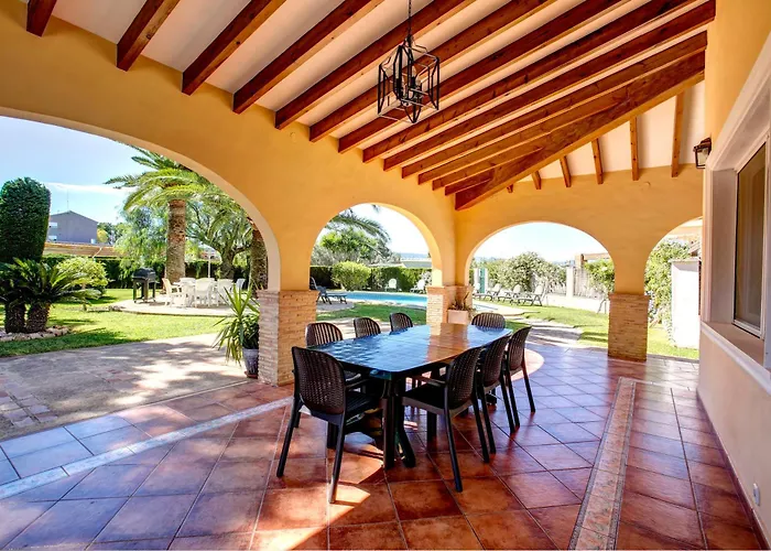 Casa Segaria con piscina privada y jardín en Dénia