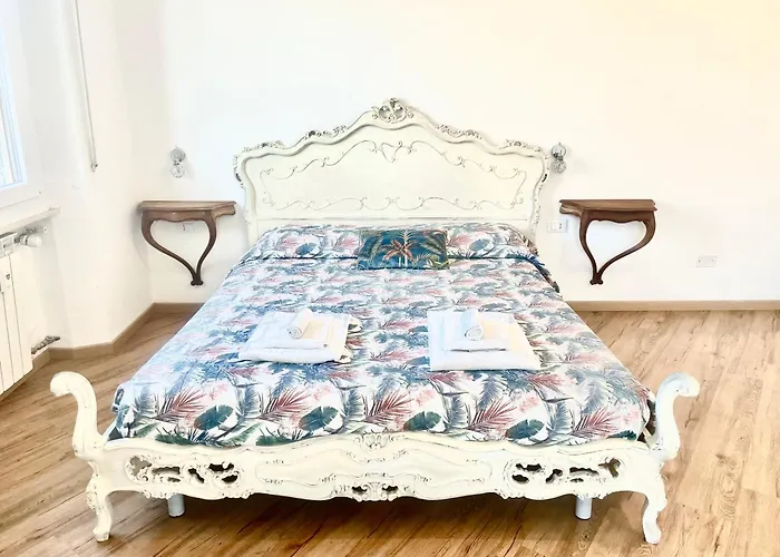 Cavour16 Rent Bedrooms Genova