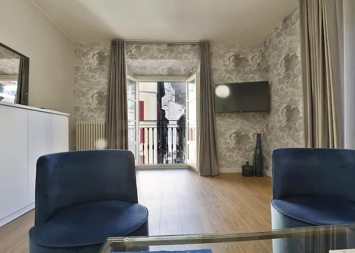 Como Lake Suites