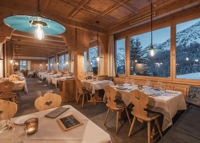 Hotel Alpensonne - Panoramazimmer & Restaurant Arosa