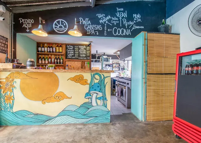 Mundaka Hostel Y Bar La Barra