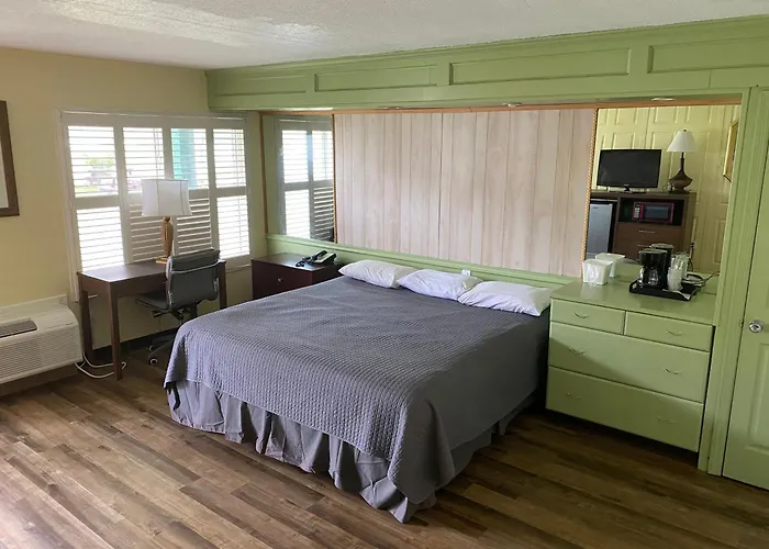 Inn On The Green Florida Tavares