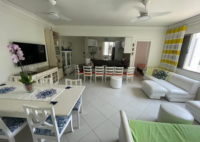 Apartamento Maré Mansa a 30 metros da praia Mansa em Caiobá com Wifi