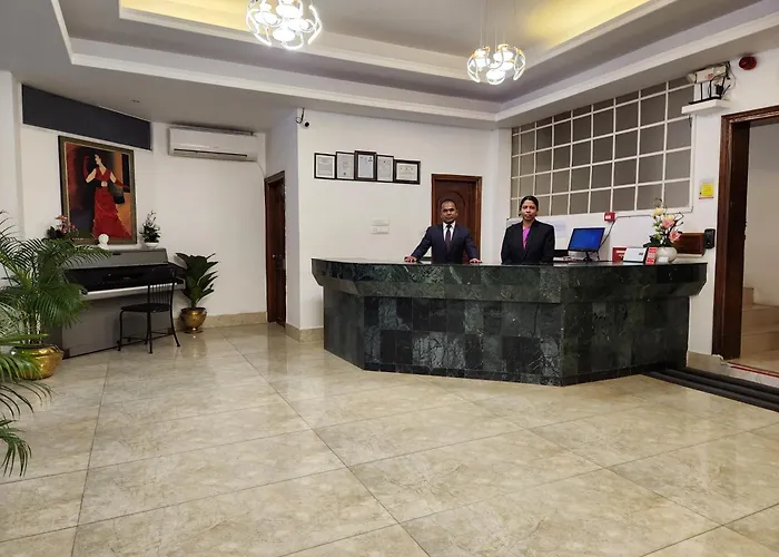 Aristocrat Inn - Lake Park & Usa Club Dhaka
