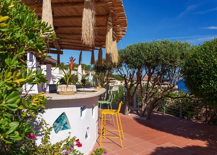 Hotel Punta Est Baja Sardinia Mit Golfplatz