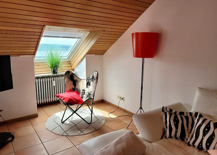 Haustierfreundliches Ferienwohnung mit Seeblick und Dachterrasse in Überlingen