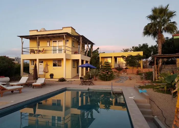 Casa Flores Casitas Todos Santos